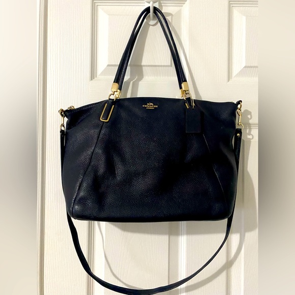 Coach shoulder bag. - Picture 1 of 2